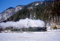 RhB Dampfextrazug f�r GRAUB�NDEN TOURS 3031 von Landquart nach Davos-Platz vom 27.02.2000 in Seewis mit Dampflok G 4/5 108 - B 2245 - B� 2060 - D� 4052II - C� 2012. Hinweis: nur etwa 40 Tonnen Zughakenlast, leichtes Spiel f�r die 800-PS-Dampflok