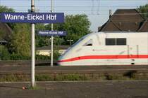  Zu schnell  f�r die vorgew�hlten 1/200sec., da ich nicht mit einer BR402-Durchfahrt gerechnet habe. 26.08.2009