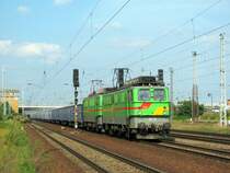 DP 58 und DP 60 am Zementklinkerzug aus K�nigs Wusterhausen 17.08. durch Berlin Sch�nefeld Flughafen.

