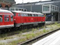 Die 218 413-3 bei der Ausfahrt aus dem L�becker Hbf aufgenommen am 18.08.09.