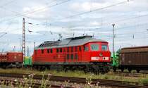 232 693 hat am 03.08.09 einen G�terzug in den Rbf Magdeburg-Rothensee gebracht und setzt nun von ihm ab.