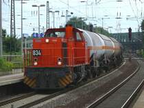 834 der RBH mit kurzem Kesselwagenzug in Recklinghausen-S�d 27.8.2009