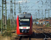 Ein LINT 41 der SHB erreicht am 22.08.09 als SHB 80791 aus Hohenwestedt den Bahnhof Neum�nster.