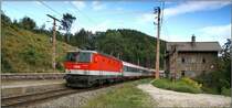 1044 086 f�hrt mit IC 657 von Wien S�d nach Graz.
Klamm-Schottwien 05.09.2009