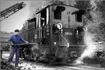 Bekohlung der Dampflok 298.102 in Gr�nburg.
6.9.2009