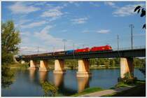 1116er Tandem mit einem Kohlezug bei der Querung der Neuen Donau in der Wiener Lobau am 13.9.2009