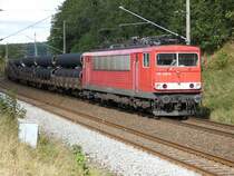 Auf Grund von Gleisbauarbeiten m�ssen alle Z�ge von Lietzow nach Bergen/R�gen das linke Gleis benutzen.So auch 155 238 die mit einem Rohrzug, diesmal nicht nach Mukran sondern von Mukran,mir am Einfahrsignal von Bergen/R�gen auf dem linken Gleis begegnete.