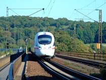 ICE nach Dortmund Hbf am 08.09.2009 auf der Donaubr�cke bei Regensburg!