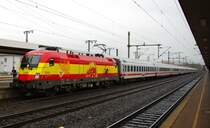Das Ziel eines Tagesausfluges nach Fulda war die 1116 232-8 EM Taurus  Spanien  am IC K�nigsee denn die Tage der EM Loks sind gez�hlt. Bis zum 5. Oktober 2009 soll auch diese die letzte sein, die ihre Folie verlieren wird. Schade. Aufgenommen am 04.09.2009.