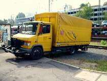 Mercedes Benz 814D Zweiwegefahrzeug der DB Netz Instandsetzung in Aachen West.