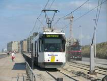 Wagen 6045 vom Kusttram auf dem zeedijk bei Oostende am 14.September 2009