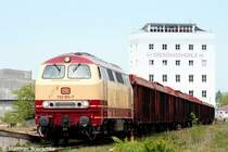 753 001-7 in Memmingen mit einem Holzzug am 24.04.07.