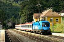 Mit dem IC 534  �sterreichischer St�dtebund  f�hrt 1016 023 Kyoto von Villach nach Wien.
Breitenstein 05.09.2009