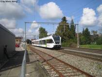 RABe 526 766-1 verl�sst am 20.9.09 Henggart als S33 nach Winterthur.