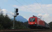 1116 172-6 f�hrt OEC 564 am 10.09.09 nach kurzer Fahrzeit wieder ins Heimatland, hier noch bei Kiefersfelden unterwegs.