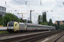 ES 64 U2-017 mit einem EC in M�nnchen Heimeranplatz am 30.05.2009