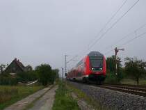 Der RE 4728 von Offenburg durchf�hrt am 19.9.2009 die BK Basheide, geschoben von 146 115