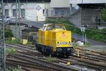 Am 07.07.09 steht die in Gelb neulackierte 203 303-3 von DB Netz Instandhaltung in Gie�en abgestellt.