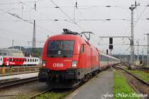 1016 005-9 hat mit �BB IC 542  Skicirkus Saalbach Hinterglemm Leogang  Wien Westbahnhof - Salzburg Hbf. ihren Endbahnhof erreicht und wird sich gleich ihre Wochenendruhe g�nnen (�sterreichurlaub 09.08.09)
