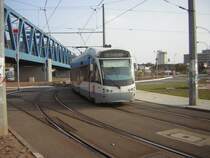 Auf diesem Foto verl�sst ein Saarbahn Zug die Haltestelle R�merkastell. Dieses Foto wurde am 21.09.2009 aufgenommen.
