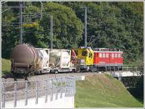 Ge 6/6 II 707  Scuol  erreicht mit ihrem G�terzug in K�rze Saas. (24.09.2009)