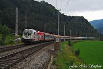 Das Objekt der Begierde des Tages,1116 246-8 fegt mit �BB EC 111 M�nchen Hbf. - Klagenfurt Hbf. elegant durch die ausgesuchte Fotokurve zwischen St.Johann im Pongau und Schwarzach-St.Veit (�sterreichurlaub 10.08.09)