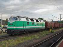 118 002 der ITL rauscht mit ihrem G�terzug durch Eisenach. Aufgenommen am 05.09.2009.