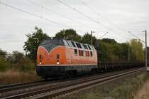 221 135-7 BEG mit leeren Kupferzug am 25.09.2009 kurz vor �berquerung des Mittellandkanals bei Peine