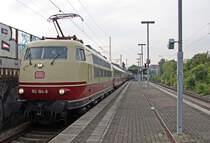103 184-8 durchf�hrt am 15.09.2009 mit dem Rheingoldexpress den, zur  Schutzzone  erkl�rten, Bahnhof Leipzig-Gohlis. Der Grund f�r die h�chste Sicherheitsstufe: Im Zug sa� Angela Merkel, unterwegs auf ihrer Wahlkampftour quer durch Deutschland.