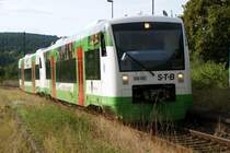 VT 112 f�hrt mit ihrer RB in Wasungen ein am 05.09.2009