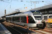 Abellio E 23 002 (427 601-0) als RB 40 Richtung Hagen HBF.
Essen HBF 26.9.2009
