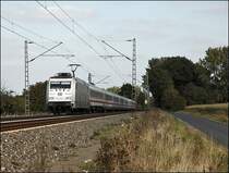 101 034 (9180 6101 034-7 D-DB) ist bei Buldern mit dem IC 332, Norddeich-Mole - K�ln Hbf, durch das M�nsterland in Richtung Ruhrgebiet unterwegs. (26.09.2009)
