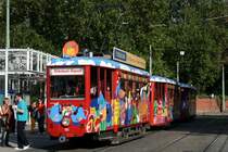 K-Wagen 105 des Ebbelwei Express an der Haltestelle  Zoo  mit zwei k-Beiwagen. (26.09.2009)