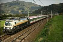 Die 1116 280 A1 zieht den IC 535  K�rnten wasser.reich  von Wien S�d nach Villach.
Niklasdorf 26.09.2009