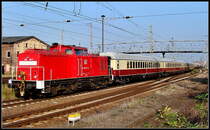 Der TEE ist komplett und 298 318-7 bringt ihn nun nach Binz.  (Stralsund am 27.09.09)