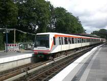 Hamburg: Die U1 nach U-Bahnhof Gro�hansdorf im U-Bahnhof Kellinghusenstra�e.
