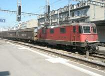 Hier ein G�terzug, bei der Durchfahrt am 29.7.2009 durch Genf Hbf.