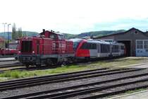 29.4.2005: �BB 5022 008-6 GKB 1100.2 (Tondach) schiebt �BB 5022 008-6 in das Werkst�ttengeb�ude der GKB zwecks Einbau verschiedenster Me�sensoren - u.a. wurden 14 Tonnen in Form von Sands�cken zugeladen - die Tage darauf fanden umfangreiche Probefahrten in ganz �sterreich statt.