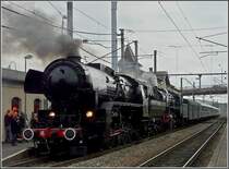 Der Sonderzug anl�sslich des Festes 150 Jahre Eisenbahn in Luxemburg mit den beiden Dampfr�ssern CFL 5519 und SNCB 29.103 steht abfahrbereit am 04.10.09 im Bahnhof von Bettembourg. (Jeanny)