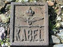 Alter Kabelmerkstein. Ist der nicht sch�n? Gefunden im Mai 2005 auf dem Bf  Sonstige . Fundort vergessen.