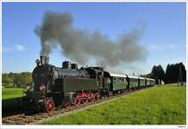 �GEG-Dampflok 77.28 f�hrt auf der Museumsstrecke von Timelkam nach Ampflwang. 4.10.2009.