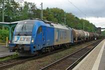 Welch �berraschung als nach dem langen Signalvorlauf endlich der Zug aus  Kassel in Richtung G�ttingen kam und dann mit 1216 910 der LTE bespannt. Aufgenommen in Eichenberg am 06.10.2009.