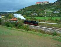 DR 41 1144-9, der IGE Werrabahn-Eisenach e.V., beim umsetzen im Bf Freyburg. Sie hat den  ROTK�PPCHEN-EXPRESS  aus Altenburg in die Weinstadt gebracht; 04.10.2009