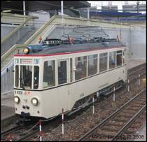 Der T4 1122, h�lt gerade an der Haltestelle Ostausgang in Ludwigshafen,...(Aufgenommen am 14.12.2008, Anl�sslich der 12er Abschiedsfahrt)