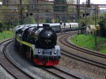 52 8055 am 23.4.05 kurz vor Winterthur. Sie wurde 1998 auf �lfeuerung umgebaut und ist seither die sauberste Dampflok der Welt 