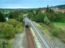 Burgenlandbahn 672 905 + 672 908 als RB 25972 von Naumburg (Saale) Ost nach Wangen (Unstrut), bei Ni�mitz; 04.10.2009
