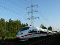 In Leverkusen f�hrt der DB 403 506 (ICE3) Richtung Norden.

16.08.2009

