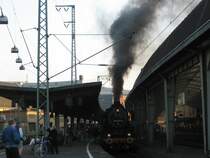 Dampf-Sonderzug von Bochum-Dahlhausen (Eisenbahnmuseum) �ber Hattingen - Herbede - Wengern Ost nach Hagen Hbf und zur�ck steht hier mit 50 3610-8 am 01. April 2007 im Hauptbahnhof von Hagen. Ich war zuf�llig in Hagen gewesen!!!