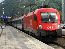 Die 1016 018 war heute f�r den �EC 569 von Bregenz nach Wien West eingeteilt. Foto zeigt den Zug in Dornbirn.

Lg
