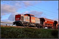 V160.6 holt die letzte volle Wagengruppe in den S�dhafen.   Stralsund am 09.10.09 